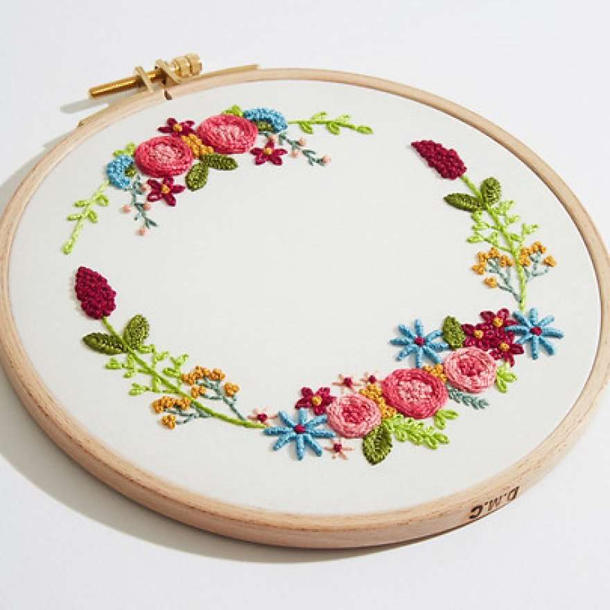 Free floral embroidery pattern of a magical wreath recommended by Stitch People